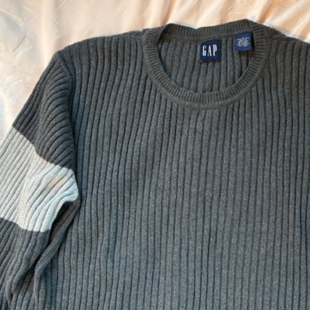Men's L Gray Gap Sweater